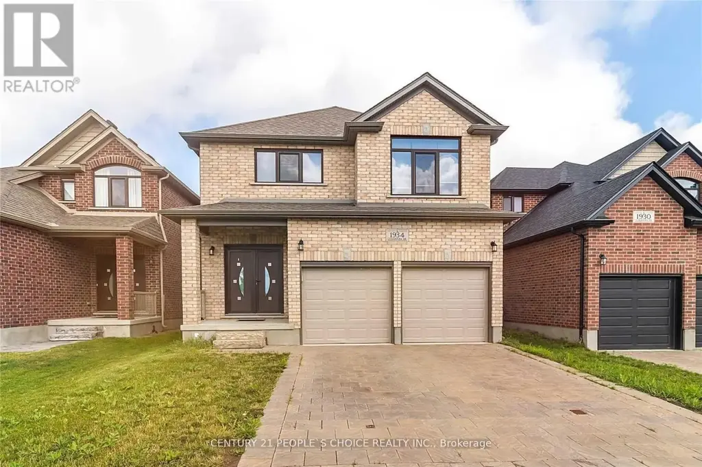 1934 Cedarpark Drive, London North (North D)